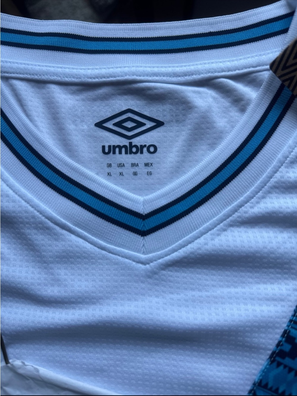 Umbro National Team Guatemala White & Light Blue Long Sleeve Jersey - Picture 3 of 5